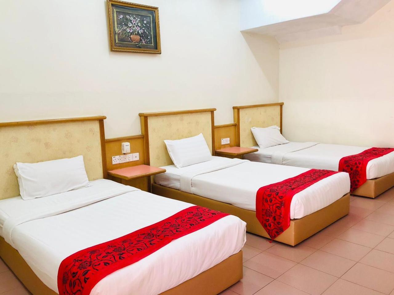 Intan Beach Resort Kuala Terengganu Exterior photo