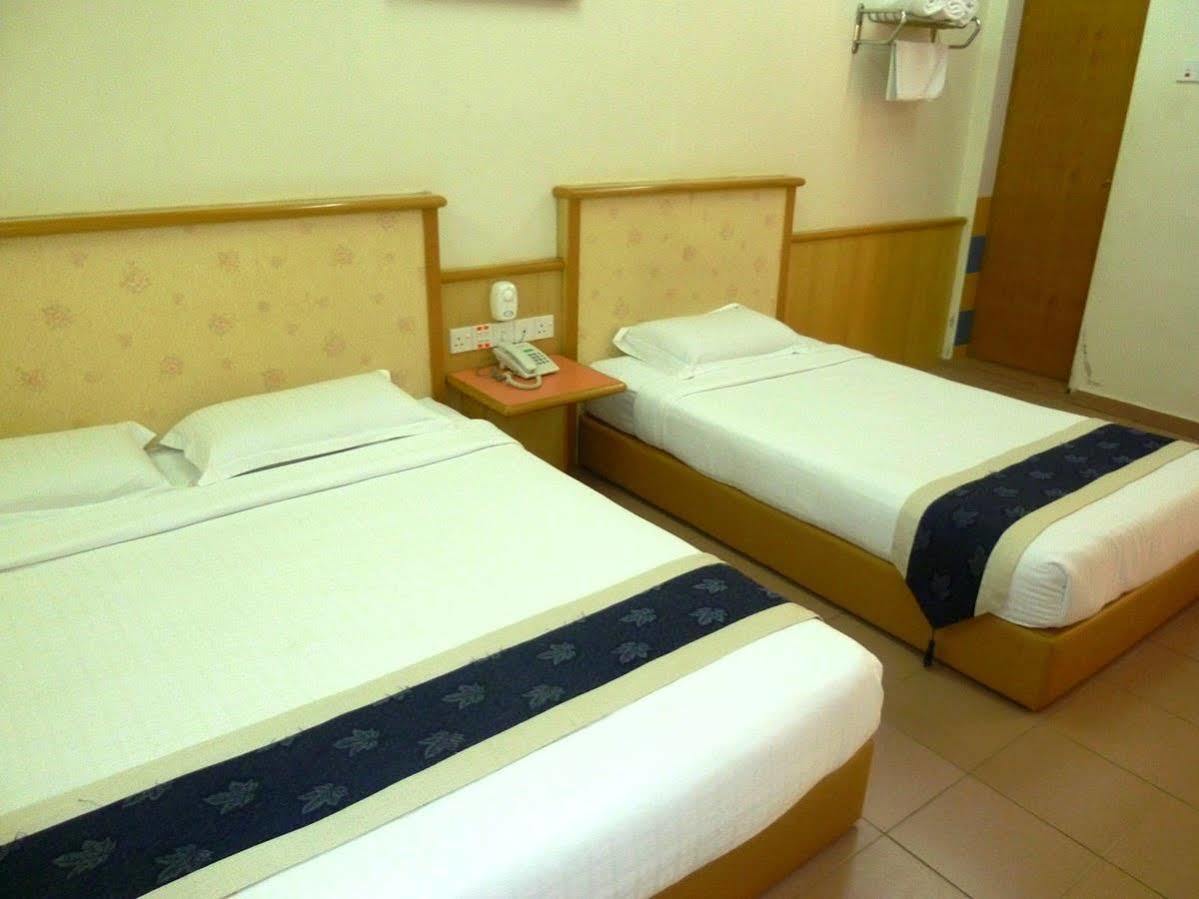 Intan Beach Resort Kuala Terengganu Exterior photo